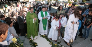 Padre Abel Maia foi recebido com palmas